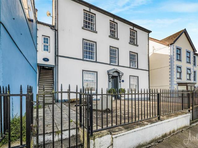 3 bedroom apartment for sale