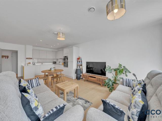 3 bedroom apartment for sale