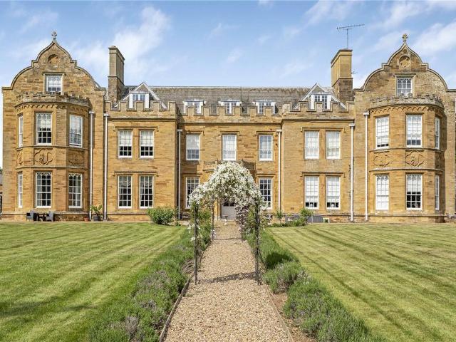 3 bedroom apartment for sale