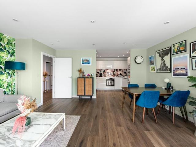 3 bedroom apartment for sale
