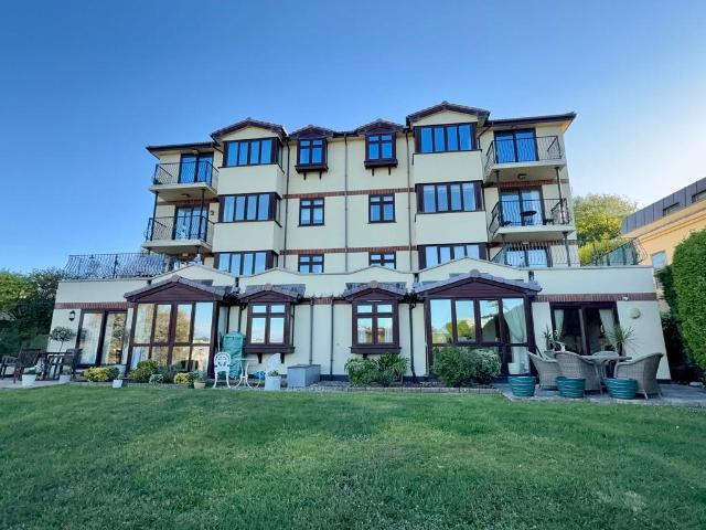 3 bedroom apartment for sale