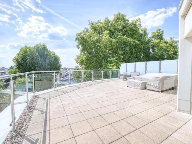 3 bedroom apartment for sale
