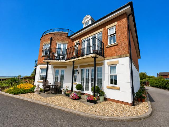 3 bedroom apartment for sale