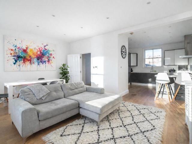 3 bedroom apartment for sale