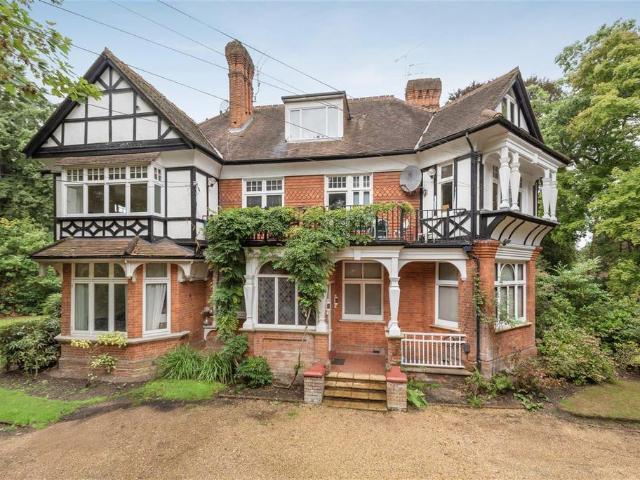 3 bedroom flat for sale