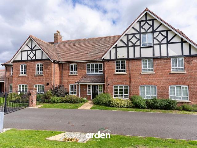 3 bedroom flat for sale