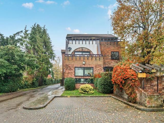 3 bedroom apartment for sale
