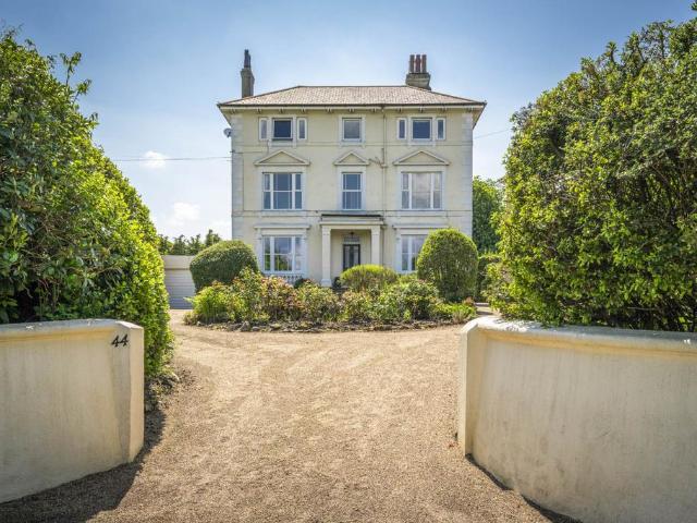 3 bedroom apartment for sale