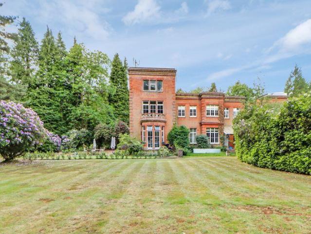 3 bedroom apartment for sale