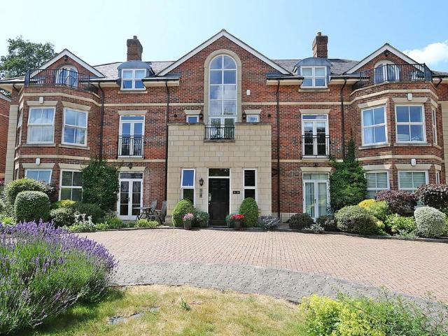 3 bedroom apartment for sale