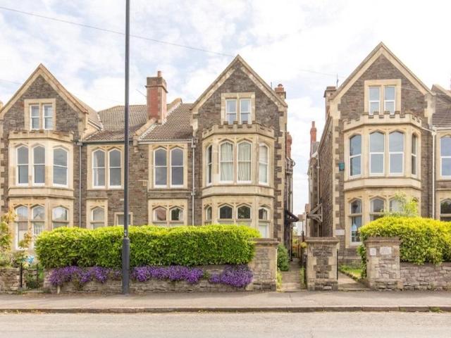 3 bedroom apartment for sale