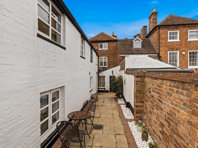 3 bedroom apartment for sale
