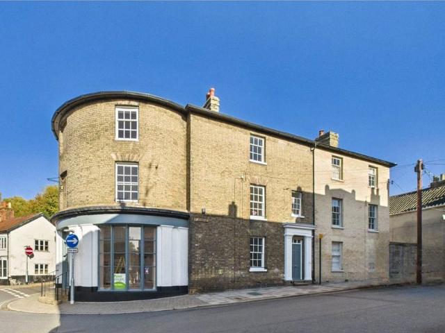 3 bedroom apartment for sale