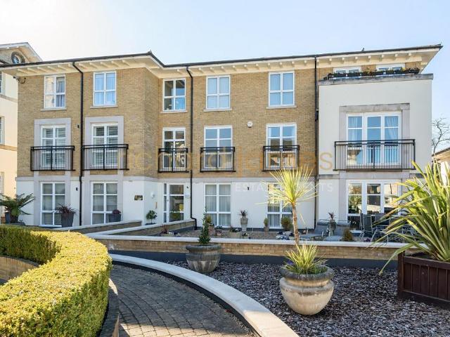3 bedroom apartment for sale
