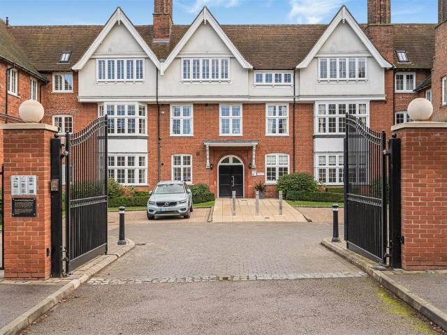 3 bedroom apartment for sale