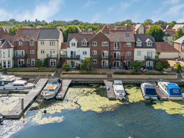 3 bedroom apartment for sale