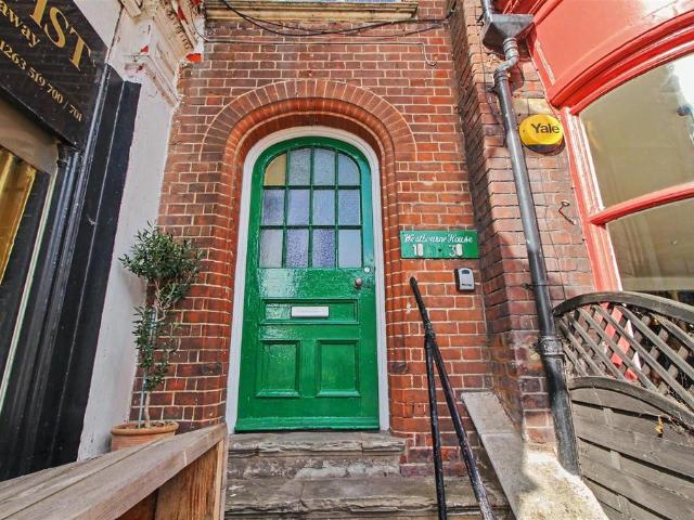 3 bedroom apartment for sale