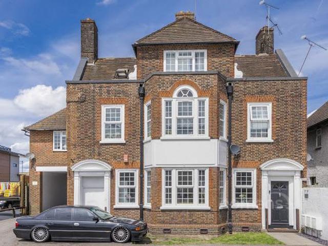 3 bedroom apartment for sale