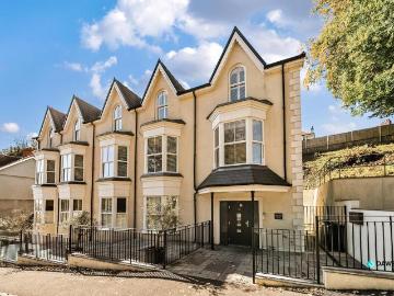 3 bedroom apartment for sale