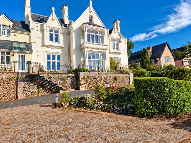 3 bedroom apartment for sale
