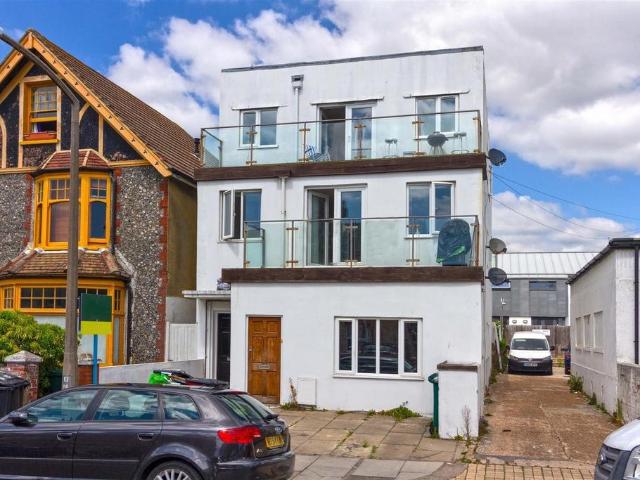3 bedroom apartment for sale