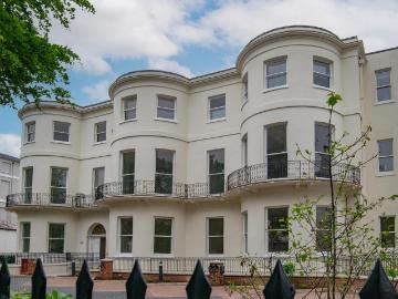 Cheltenham, Gloucestershire county, Southdowns