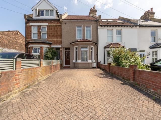 3 bedroom apartment for sale