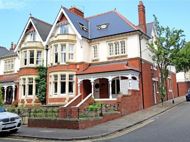 3 bedroom apartment for sale