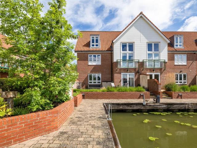 3 bedroom apartment for sale