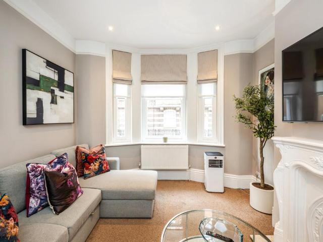 3 bedroom apartment for sale
