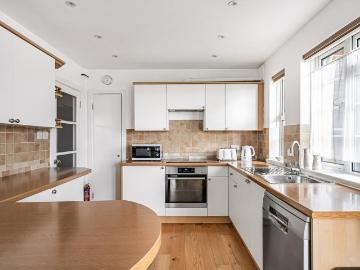 3 bedroom apartment for sale