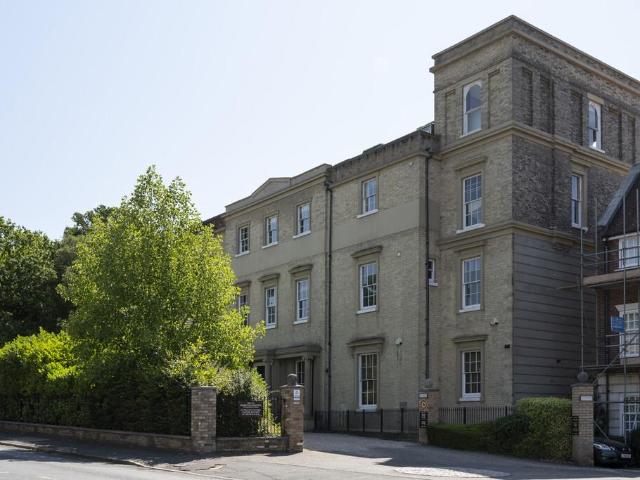 3 bedroom apartment for sale