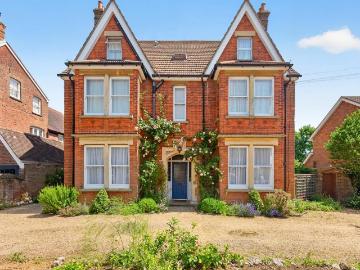 3 bedroom apartment for sale