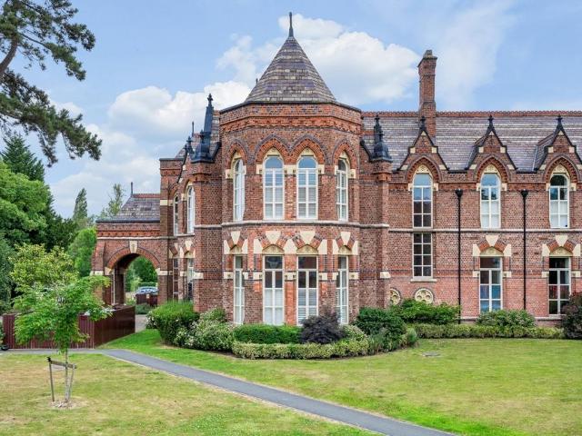 3 bedroom apartment for sale