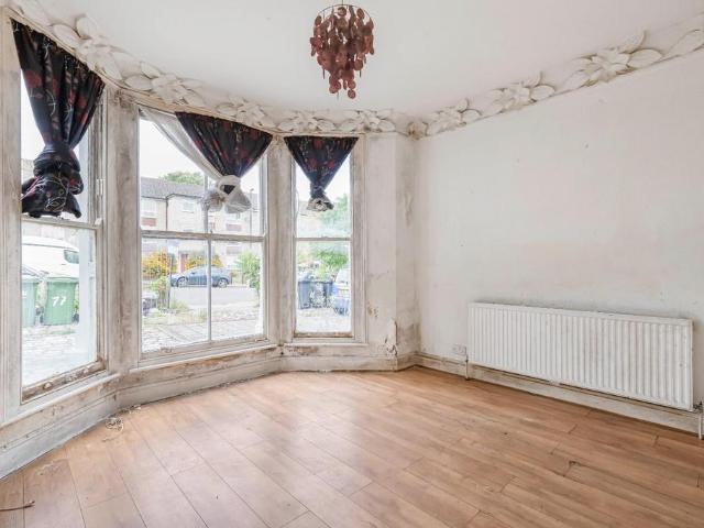 3 bedroom apartment for sale