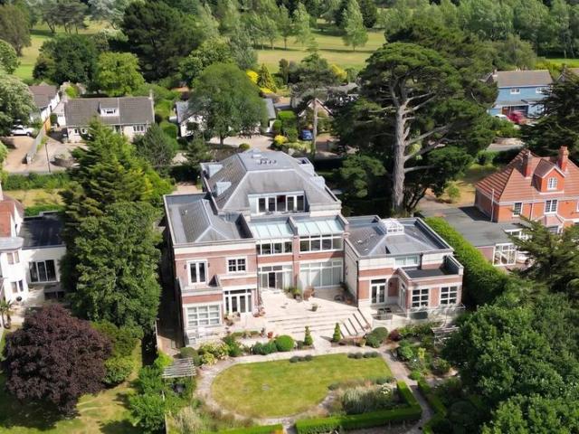 3 bedroom apartment for sale