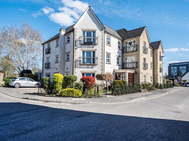 3 bedroom apartment for sale