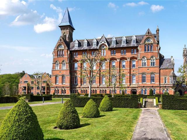3 bedroom apartment for sale