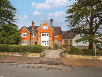 3 bedroom flat for sale