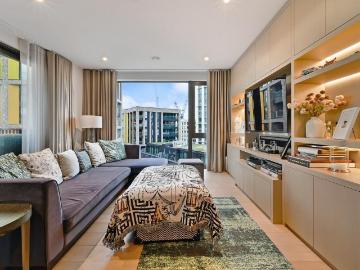 Flat for sale in Nine Elms - Garden