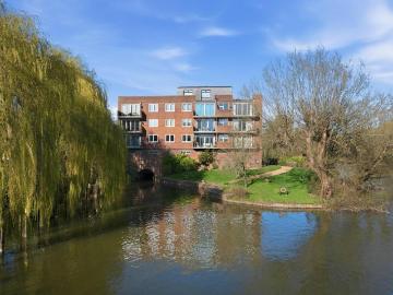 3 bedroom apartment for sale