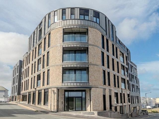 3 bedroom apartment for sale