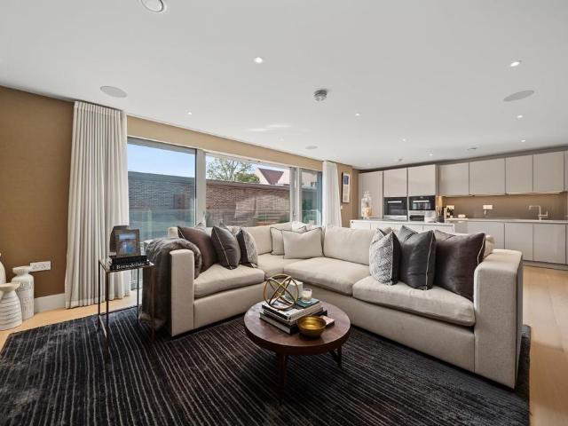 3 bedroom apartment for sale