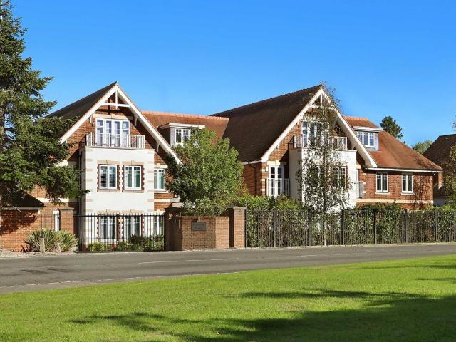 3 bedroom apartment for sale
