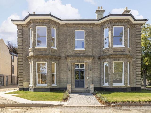 3 bedroom apartment for sale