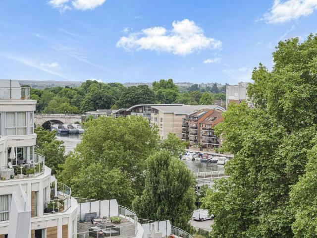 3 bedroom apartment for sale