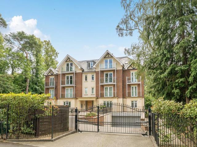 3 bedroom apartment for sale