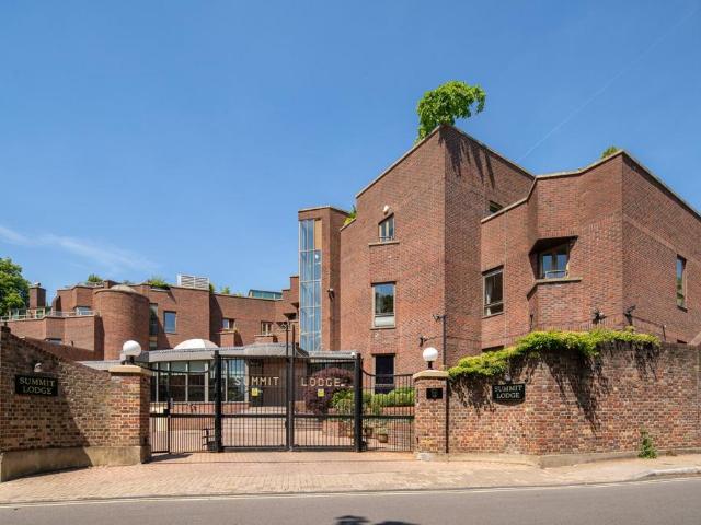 3 bedroom apartment for sale