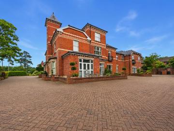 3 bedroom apartment for sale