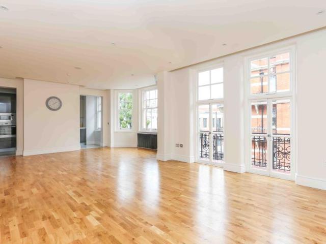 3 bedroom apartment for sale